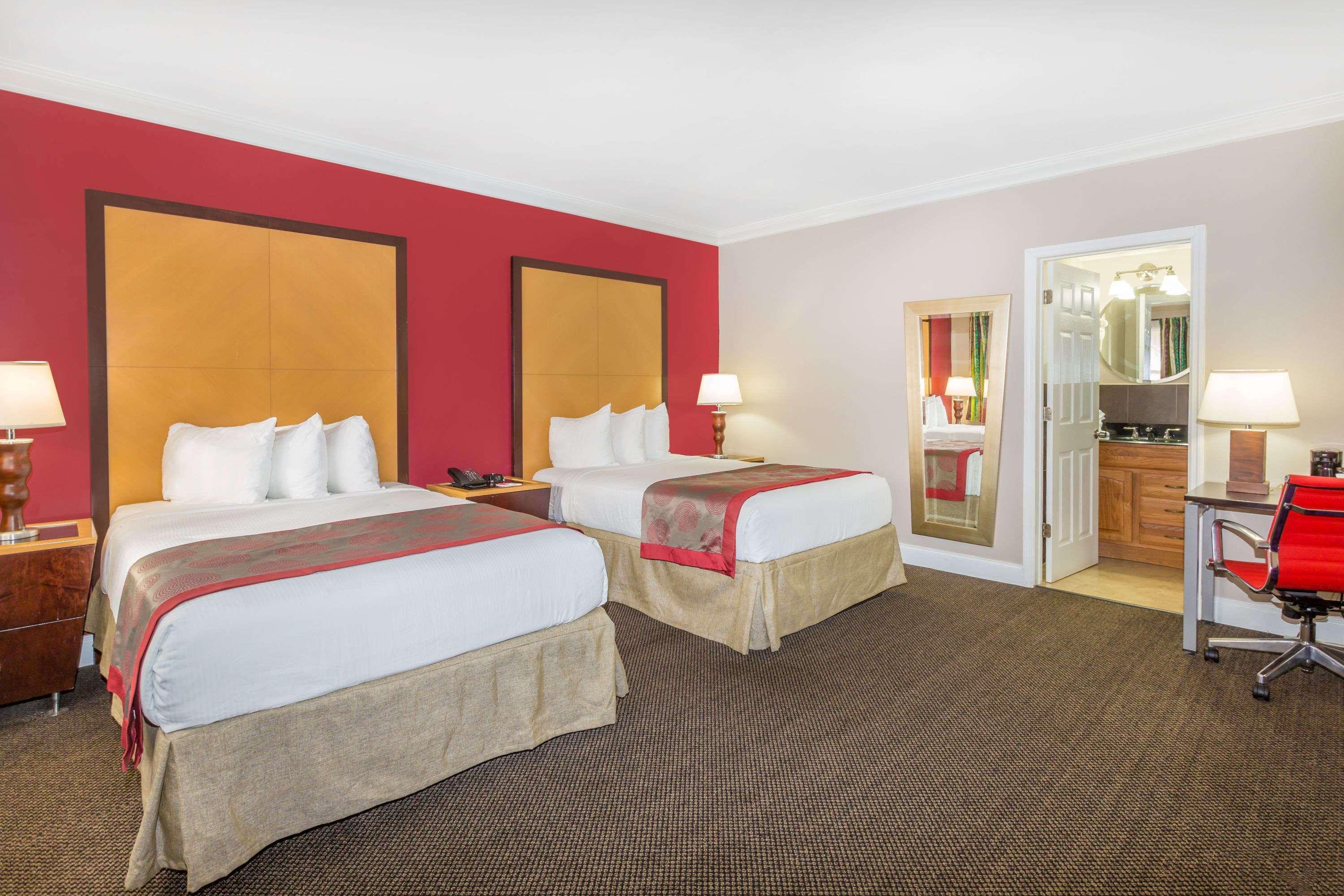 รามาดา บาย วินด์แฮม ไมอามี สปริง/ไมอามี อินเตอร์เนชั่นแนล แอร์พอร์ต Hotel Miami Springs ภายนอก รูปภาพ