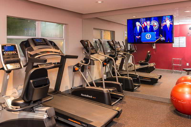 รามาดา บาย วินด์แฮม ไมอามี สปริง/ไมอามี อินเตอร์เนชั่นแนล แอร์พอร์ต Hotel Miami Springs ภายนอก รูปภาพ