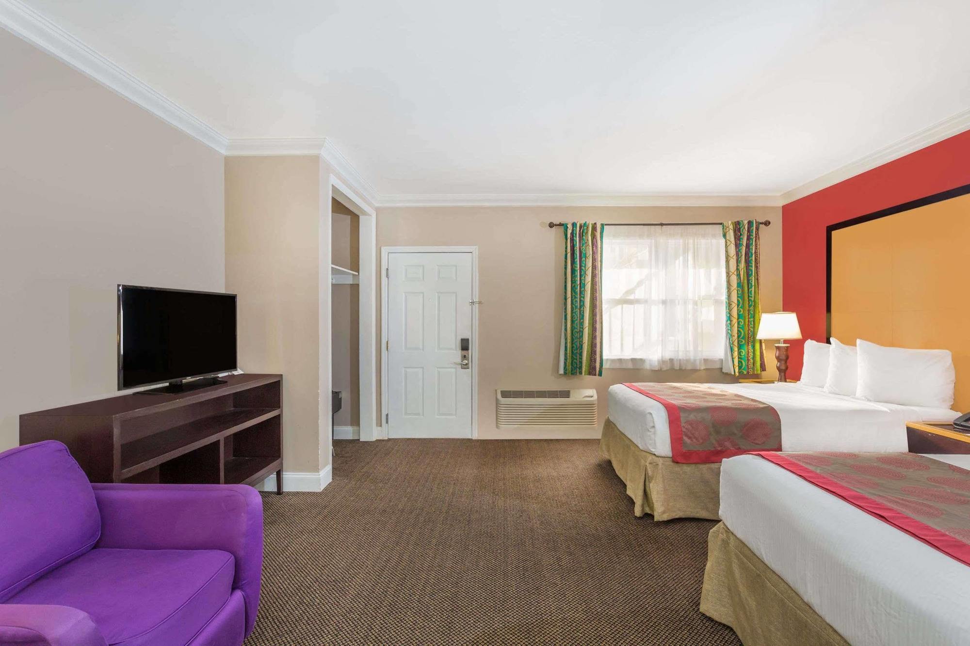 รามาดา บาย วินด์แฮม ไมอามี สปริง/ไมอามี อินเตอร์เนชั่นแนล แอร์พอร์ต Hotel Miami Springs ภายนอก รูปภาพ