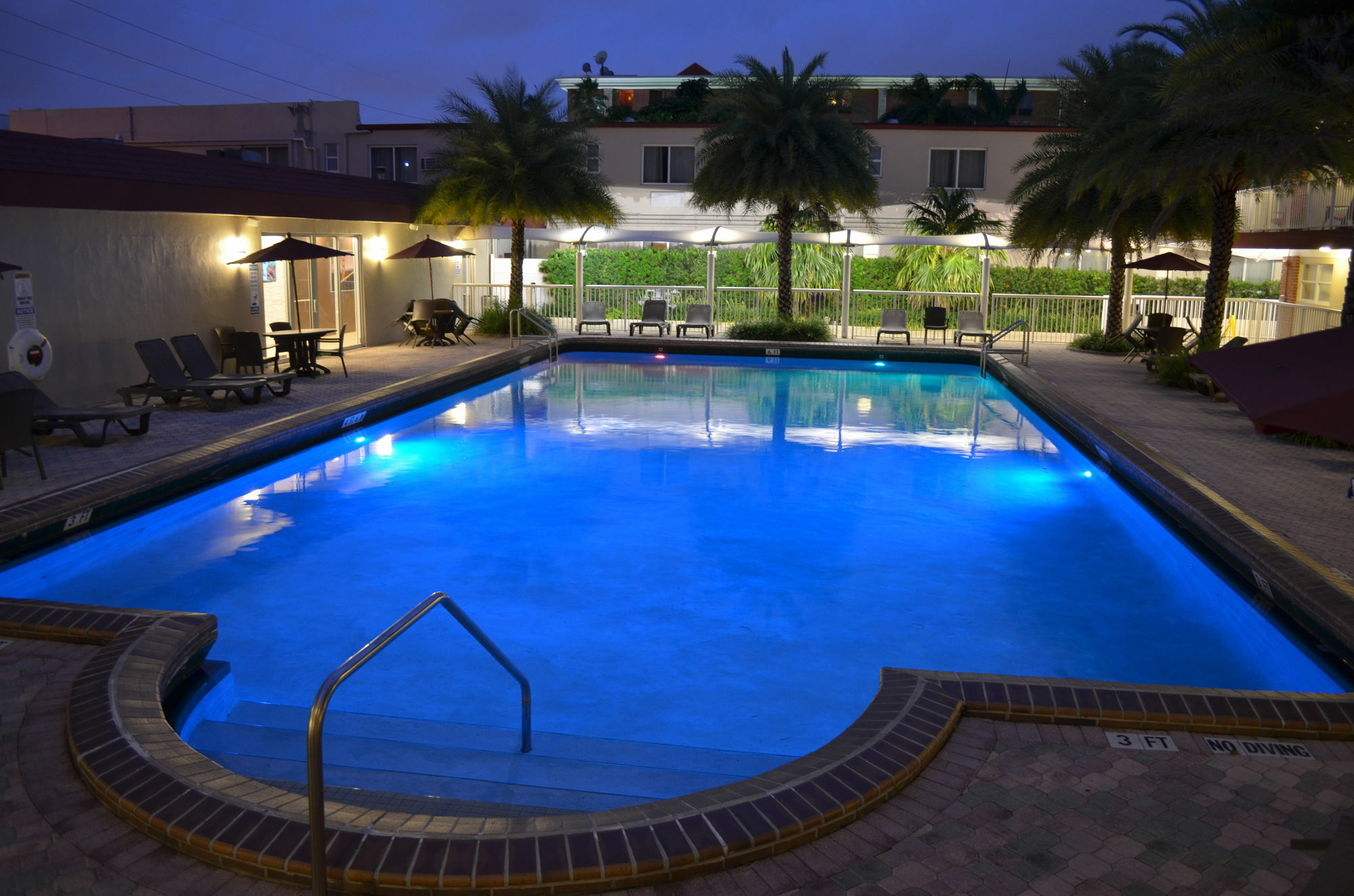 รามาดา บาย วินด์แฮม ไมอามี สปริง/ไมอามี อินเตอร์เนชั่นแนล แอร์พอร์ต Hotel Miami Springs ภายนอก รูปภาพ