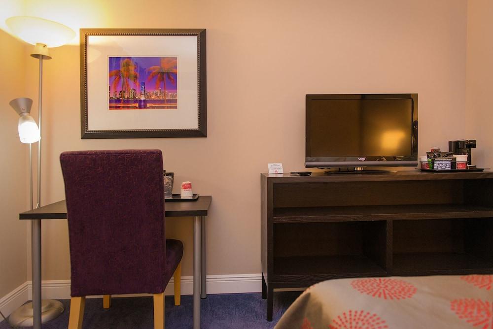 รามาดา บาย วินด์แฮม ไมอามี สปริง/ไมอามี อินเตอร์เนชั่นแนล แอร์พอร์ต Hotel Miami Springs ภายนอก รูปภาพ